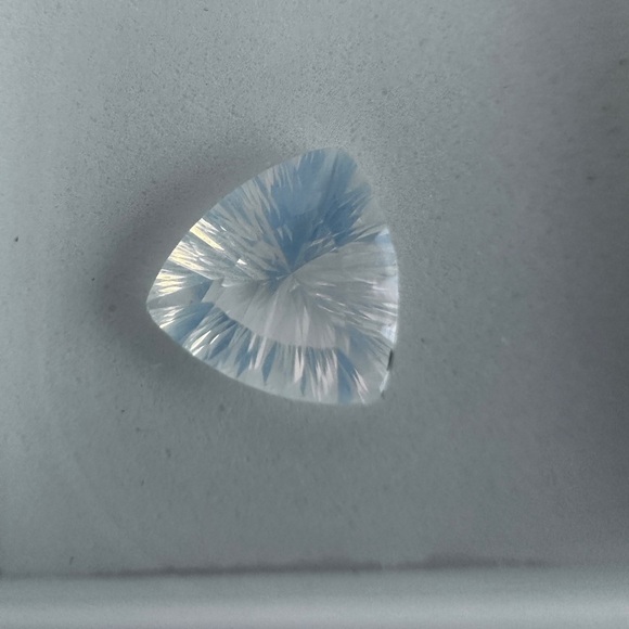 Opalescent blue quartz approx. 2.10ct - loose stone - Picture 5 of 5